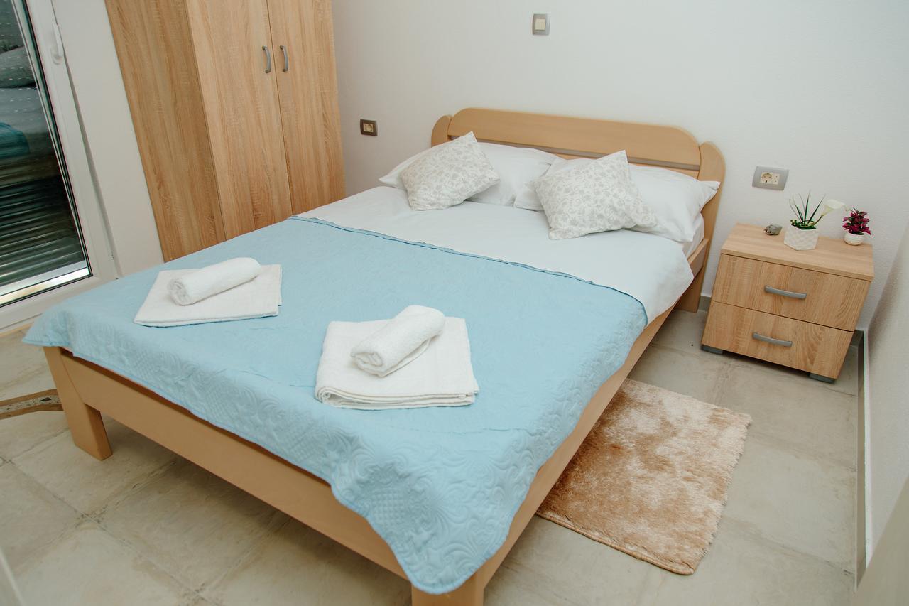 Apartmani Mozaici Risan Eksteriør bilde