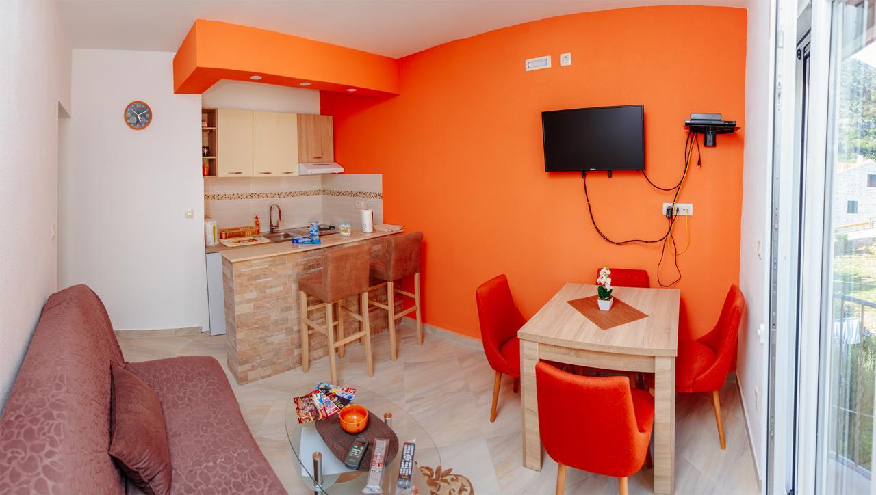 Apartmani Mozaici Risan Eksteriør bilde