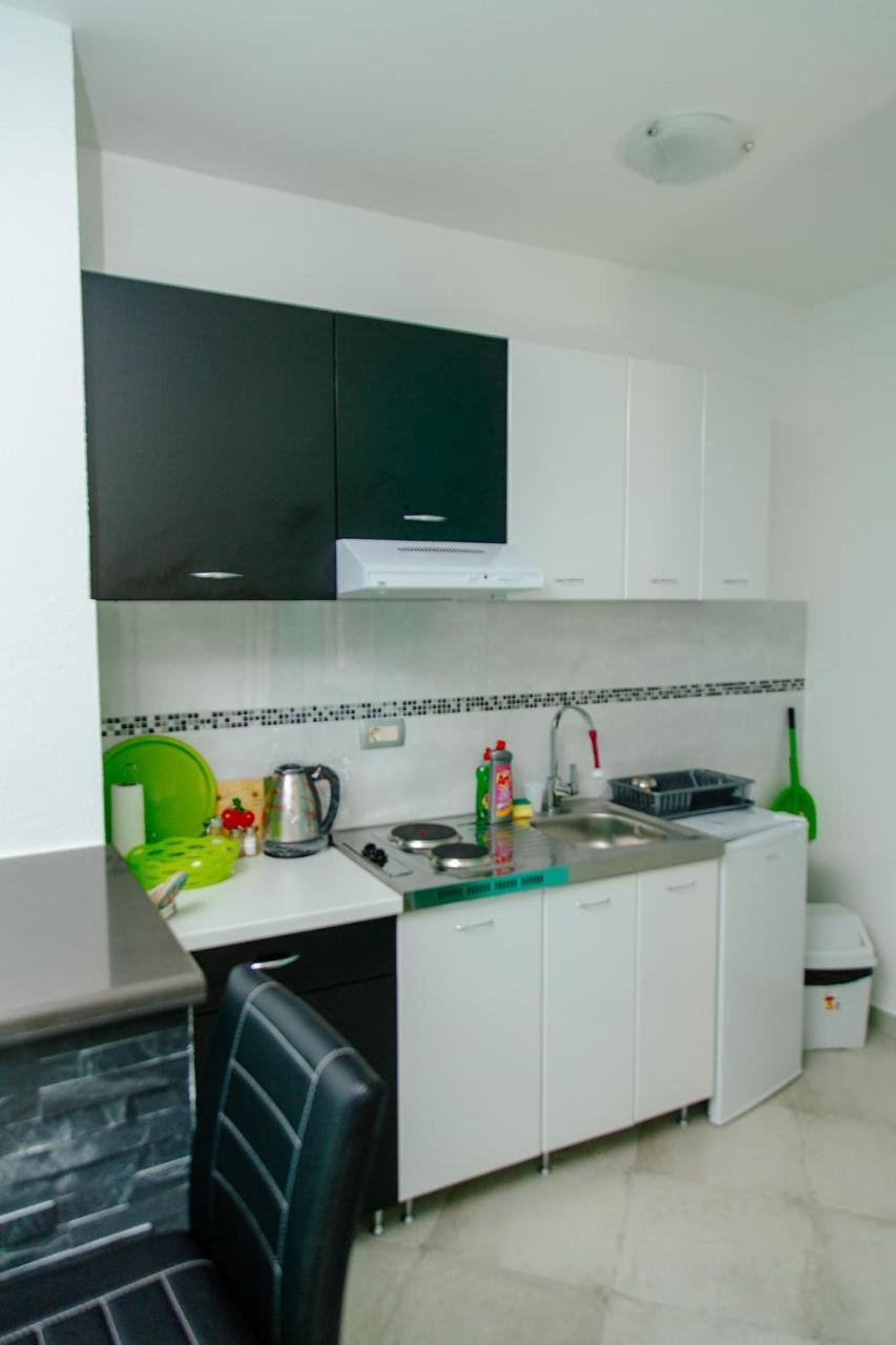 Apartmani Mozaici Risan Eksteriør bilde
