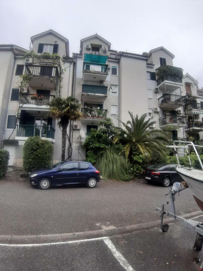 Apartmani Mozaici Risan Eksteriør bilde